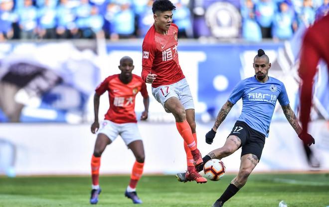 匈牙利中场接受专访,分享职业足球心得 匈牙利中场接受专访,分享职业足球心得