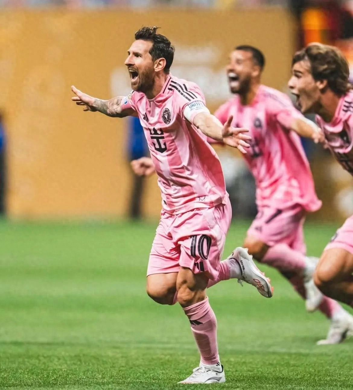 中国轻取塞维利亚,梅西高光表现 中国轻取塞维利亚,梅西高光表现