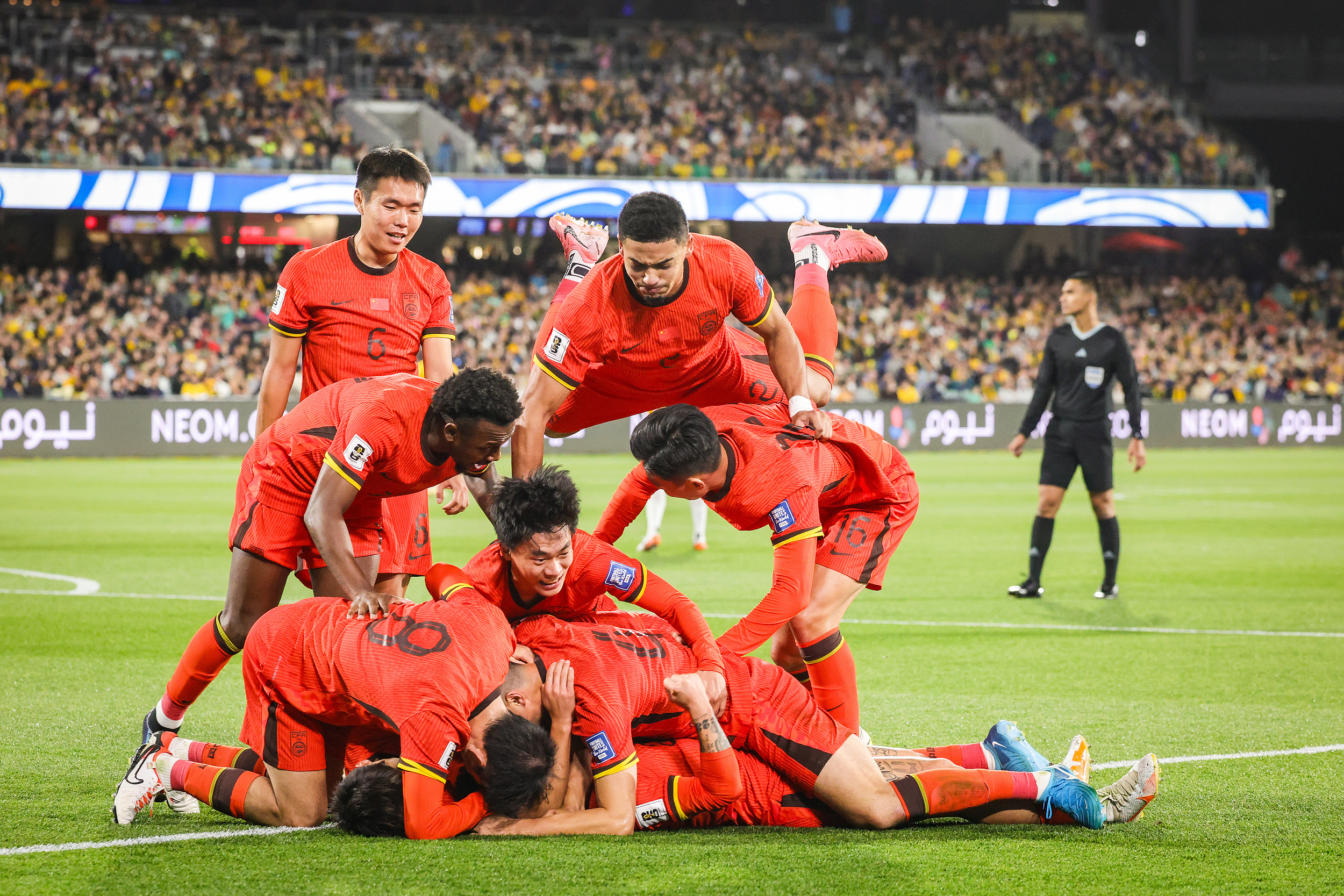 瑞典队逆转葡萄牙队,张继科点燃赛场 瑞典队逆转葡萄牙队,张继科点燃赛场